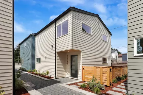 8736 B 13th Ave NW, Seattle, WA 98117