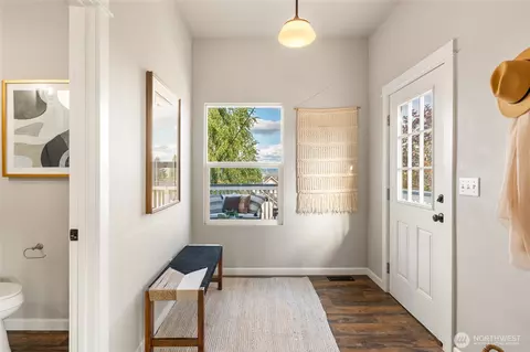 Entry Way - 3413 Colby Ave, Everett, WA 98201 photo 2 of 2