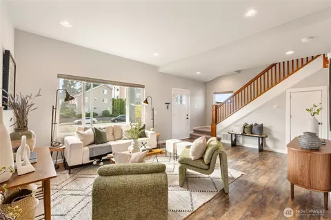 Living - 3413 Colby Ave, Everett, WA 98201 photo 1 of 2
