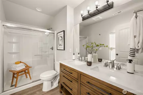 Bath - 3413 Colby Ave, Everett, WA 98201 photo 2 of 3