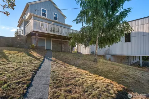 Exterior - 3413 Colby Ave, Everett, WA 98201 photo 9 of 11