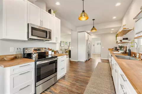 Kitchen - 3413 Colby Ave, Everett, WA 98201 photo 3 of 3