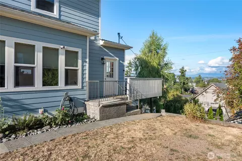 Exterior - 3413 Colby Ave, Everett, WA 98201 photo 8 of 11