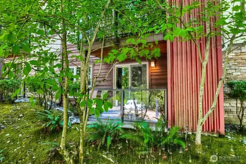 15291 NE 82nd St #102, Redmond, WA 98052