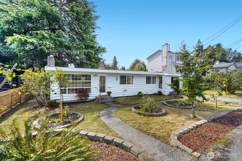3707 SW 105th St, Seattle, WA 98146