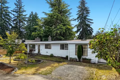 3707 SW 105th St, Seattle, WA 98146