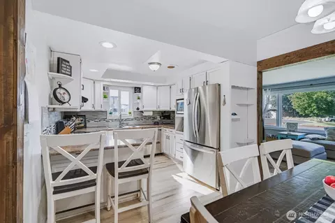 Kitchen - 301 E 8th St, Warden, WA 98857 photo 3 of 4