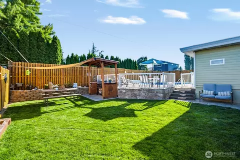 Exterior - 301 E 8th St, Warden, WA 98857 photo 4 of 8