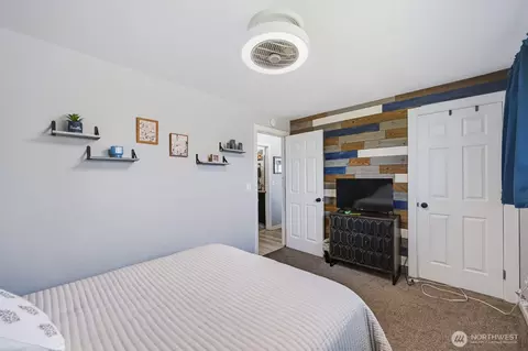 Bedroom - 301 E 8th St, Warden, WA 98857 photo 5 of 7