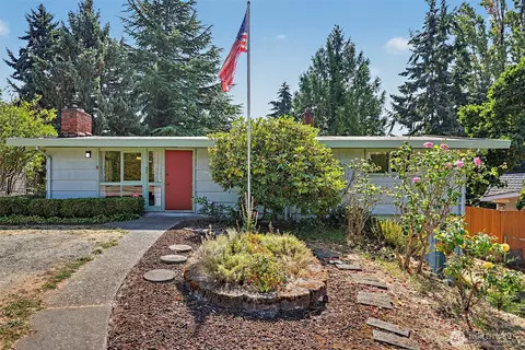 3827 S 176th St, Seattle, WA 98188