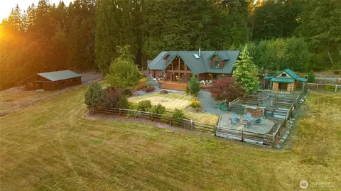 18617 320th Ave NE, Duvall, WA 98019