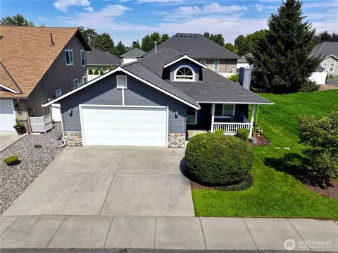 727 SE Magnoni Dr, College Place, WA 99324