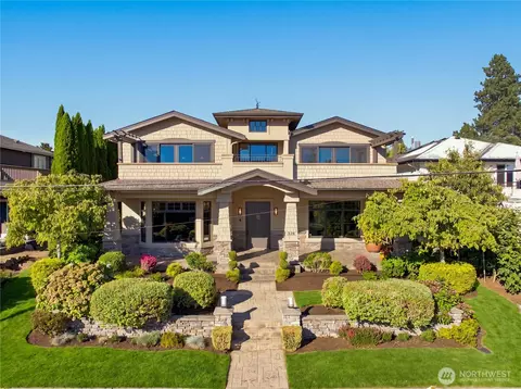 328 10th Ave W, Kirkland, WA 98033