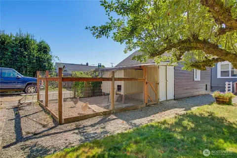 Exterior - 1913 Wilson Ave, Enumclaw, WA 98022 photo 10 of 11