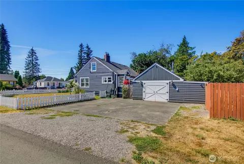 Exterior - 1913 Wilson Ave, Enumclaw, WA 98022 photo 2 of 11