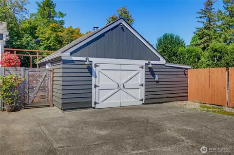 Exterior - 1913 Wilson Ave, Enumclaw, WA 98022 photo 3 of 11