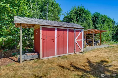 Exterior - 1913 Wilson Ave, Enumclaw, WA 98022 photo 9 of 11
