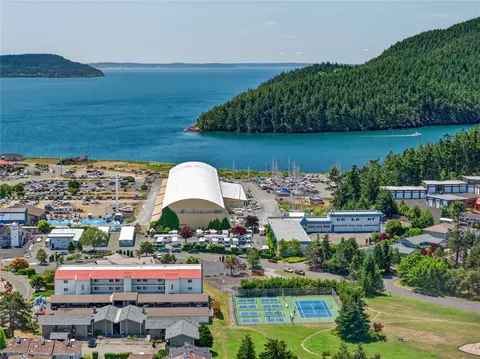 1510 Skyline Way #A-301, Anacortes, WA 98221
