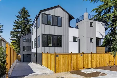 1216 NE 100th St, Seattle, WA 98125