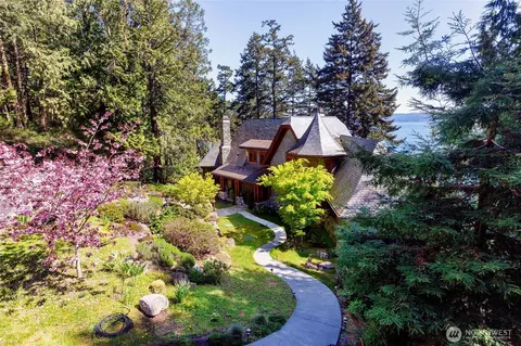 702 San Juan Dr, San Juan Island, WA 98250