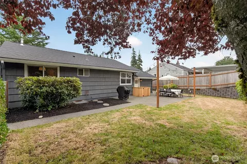 Exterior - 6014 Fleming St, Everett, WA 98203 photo 5 of 9