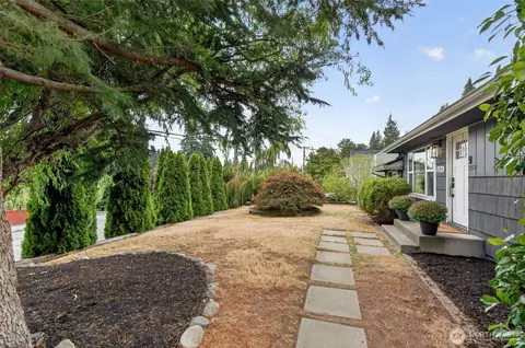 Exterior - 6014 Fleming St, Everett, WA 98203 photo 8 of 9