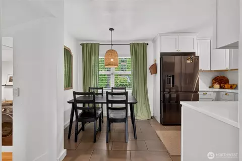 Dining - 6014 Fleming St, Everett, WA 98203 photo 1 of 2