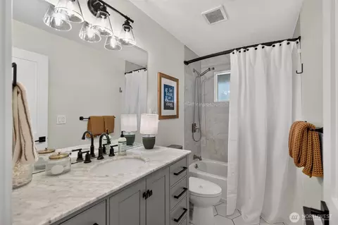 Bath - 6014 Fleming St, Everett, WA 98203 photo 1 of 1