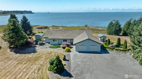 37 Rock View Ln, Hoquiam, WA 98550