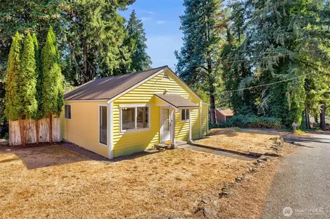 1121 Lower Marine Dr, Bremerton, WA 98312