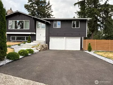 9232 139th St, Kirkland, WA 98034