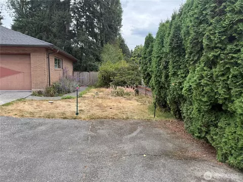 86 Nn Holly Ln, Edmonds, WA 98026