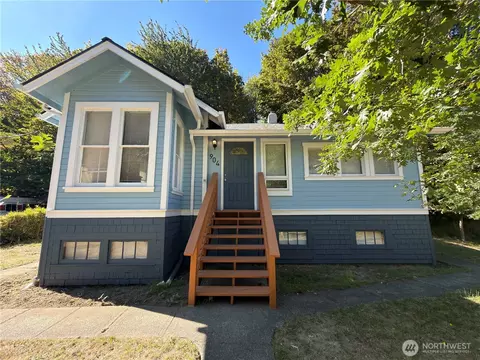 904 S Valley St, Port Angeles, WA 98362