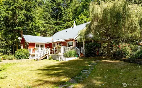 3440 Shady Glen Ln, Greenbank, WA 98253