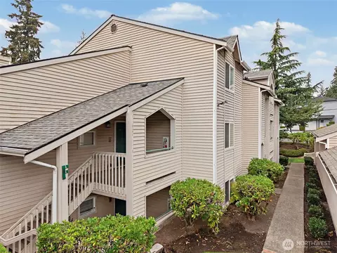 1825 S 330th St #F203, Federal Way, WA 98003