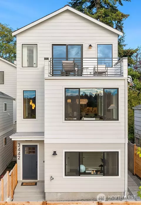 3442 13th Ave W #A, Seattle, WA 98119