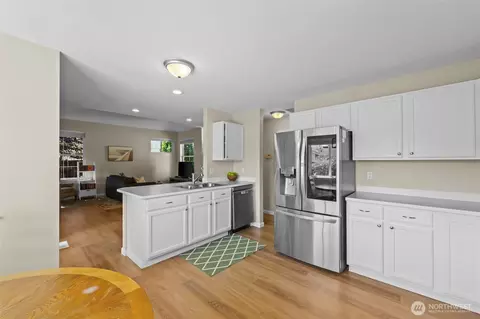 Kitchen - 505 Alexander Ct NW, Orting, WA 98360 photo 2 of 3
