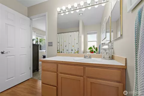 Bath - 505 Alexander Ct NW, Orting, WA 98360 photo 3 of 4
