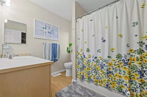 Bath - 505 Alexander Ct NW, Orting, WA 98360 photo 2 of 4