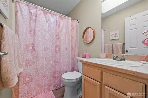 Bath - 505 Alexander Ct NW, Orting, WA 98360 photo 4 of 4