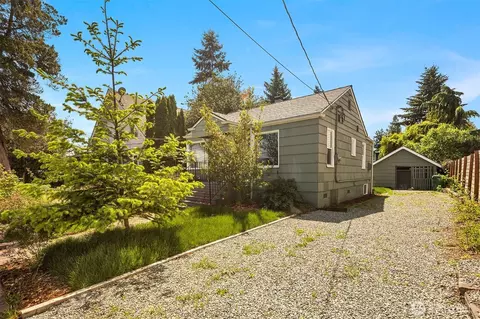 Exterior - 935 N 92nd St, Seattle, WA 98103 photo 2 of 8