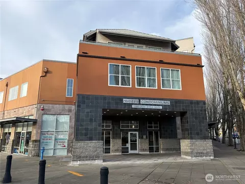 225 Logan Ave S #111, Renton, WA 98057