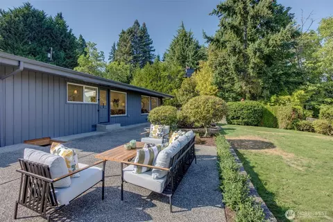 2434 73rd Ave SE, Mercer Island, WA 98040