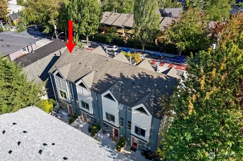 View/Area - 300 26th Ave E #D, Seattle, WA 98112 photo 1 of 2
