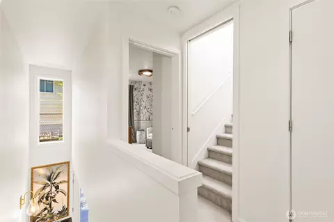Entry Way - 300 26th Ave E #D, Seattle, WA 98112 photo 5 of 6