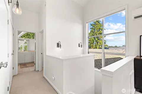Entry Way - 300 26th Ave E #D, Seattle, WA 98112 photo 6 of 6