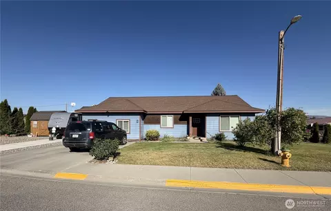 900 Wildwood Dr, Omak, WA 98841