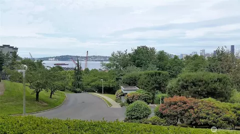2349 SW Harbor Ave SW #101, Seattle, WA 98126