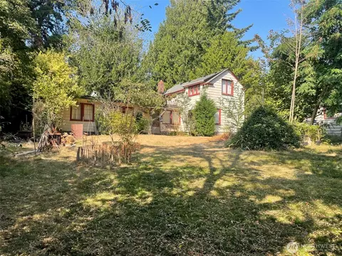 12346 38th Ave NE, Seattle, WA 98125