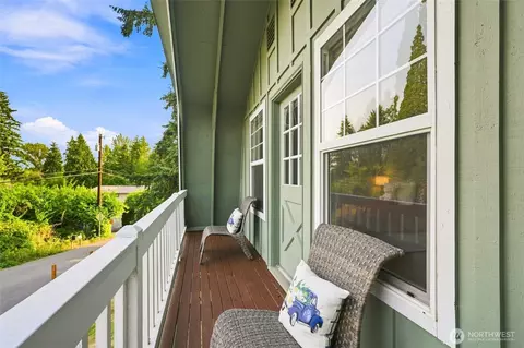 Exterior - 20818 Royal Anne Rd, Bothell, WA 98021 photo 3 of 9